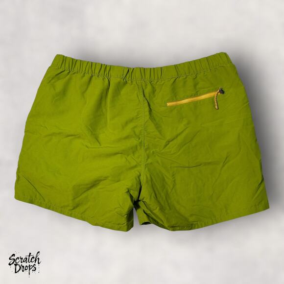 Mens Activewear Shorts Size XL Green Lightweight Gym Running Sports Athletic M08 - Picture 2 of 3